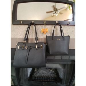 Tote bag and purse set